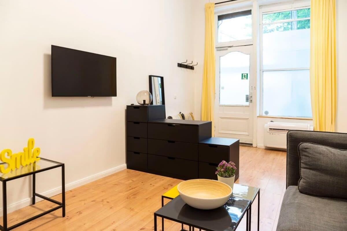 Spacious Two Br Plus Ac Plus Selfcheckin Berlin Dış mekan fotoğraf